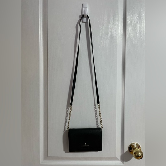 Kate Spade New York Cedar Street Cami Crossbody Bag in Black. - Picture 2 of 7